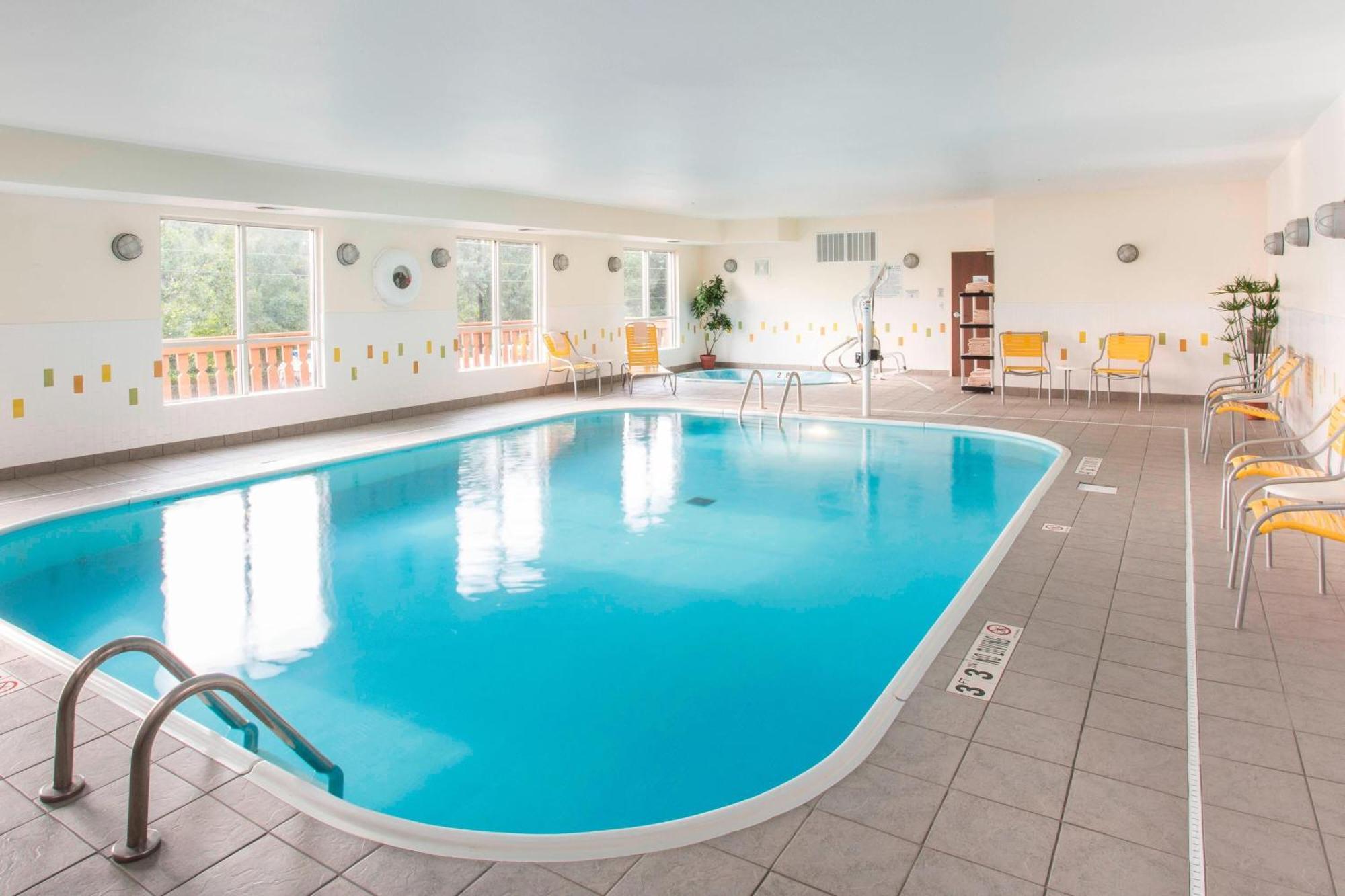 Fairfield Inn & Suites By Marriott Бренсон Екстер'єр фото
